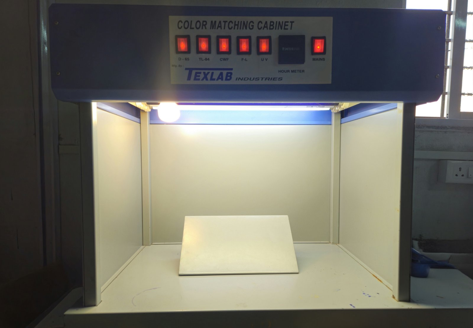 Color Matching Cabinet